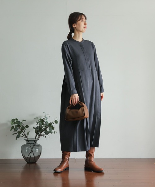 URBAN RESEARCH DOORS(アーバンリサーチドアーズ)の「『WEB/一部店舗限定サイズ』サイドプリーツ切替ワンピース(ワンピース・レディース・チャコールグレー/グリーン/モカ・SMALL/MEDIUM)」の15枚目の写真