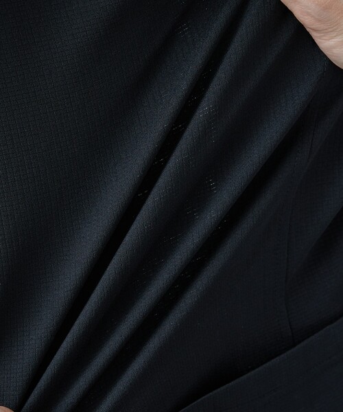 ABAHOUSE GRAY(アバハウスグレイ)の「【SMART CLOSET/上下2点セット】接触冷感 カットメッシュ セットアップ/スーツ ジャケット&スラックス(セットアップ・メンズ・グレー/ブラック/ライトグレー/ネイビー/モカ/ダークブラウン・50/46/48/44)」の15枚目の写真