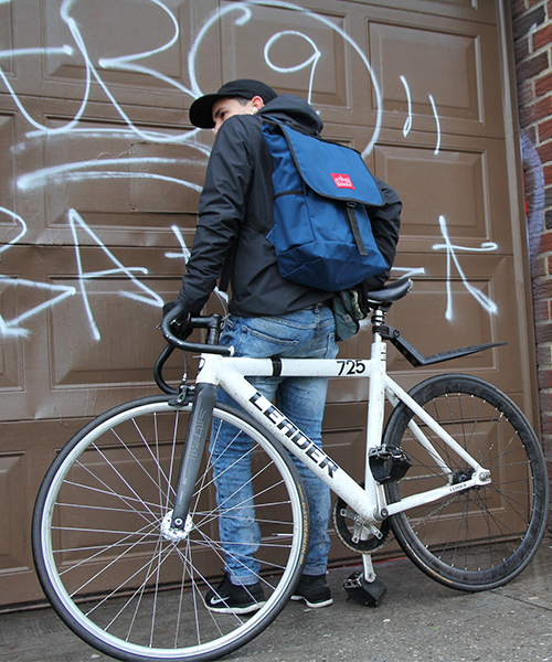 Manhattan Portage(マンハッタンポーテージ)の「Washington SQ Backpack -ワシントンスクエア バックパック-(バックパック/リュック・メンズ・ブラック/ネイビー/ダークネイビー/ウッドランド・MEDIUM)」の15枚目の写真
