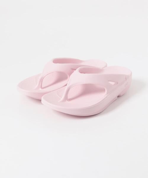 OOFOS(ウーフォス)の「OOFOS OORIGINAL|ウーフォス/リカバリーサンダル/軽量(サンダル・レディース・ベージュ/ブラック/ライトピンク・7/5/8/6)」の14枚目の写真