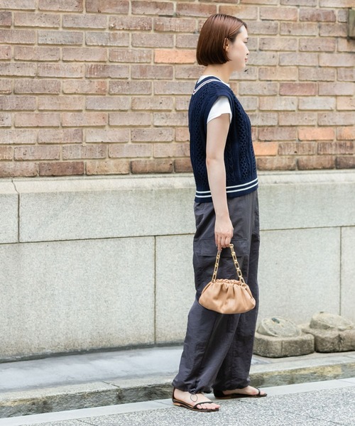URBAN RESEARCH(アーバンリサーチ)の「ナイロンカーゴパンツ(カーゴパンツ・レディース・カーキ/グレー系その他・36/38)」の4枚目の写真