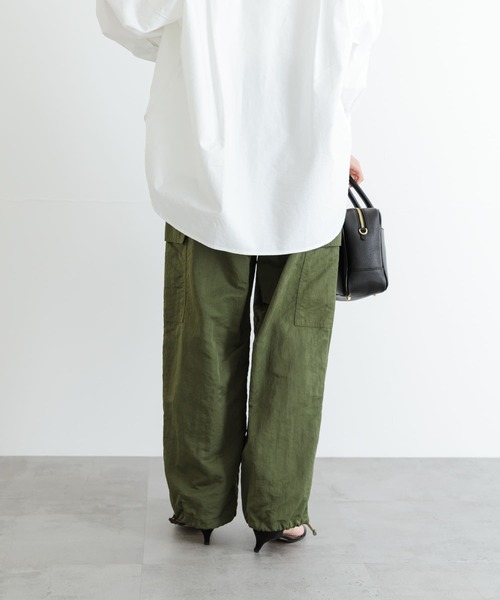 URBAN RESEARCH(アーバンリサーチ)の「ナイロンカーゴパンツ(カーゴパンツ・レディース・カーキ/グレー系その他・36/38)」の5枚目の写真