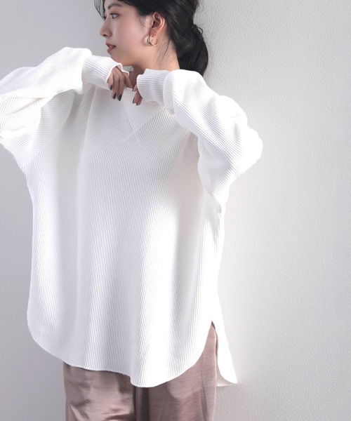classicalelf(クラシカルエルフ)の「柔らか凹凸ワッフルがやみつきになる。大人感漂う万能トップス。(Tシャツ/カットソー・レディース・ホワイト/ベージュ/ブラック/モカ・LARGE/MEDIUM/X-LARGE)」の6枚目の写真