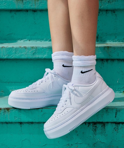 NIKE(ナイキ)の「ナイキ コート ビジョン アルタ ウィメンズシューズ / Nike Court Vision Alta Women's Shoes DM0113-100 White(スニーカー・レディース・ホワイト・22/22.5/23/23.5/24/24.5/25/25.5/26/26.5/27/27.5/28/28.5/29)」の3枚目の写真