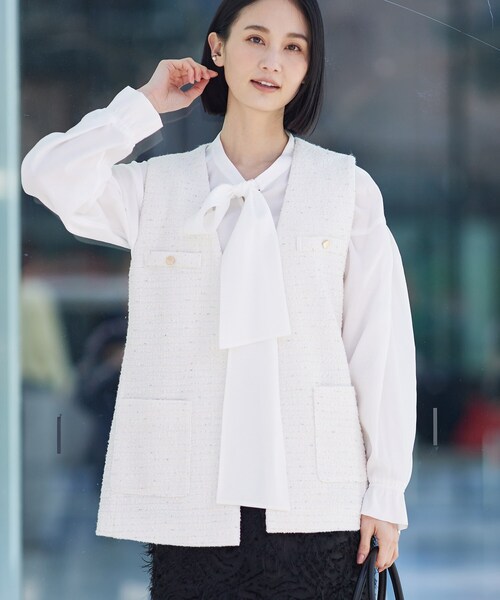 INDIVI(インディヴィ)の「【2点セット/UVケア】ツイードジレ&ボウタイブラウス カセット服(その他トップス・レディース・アイボリー系3/ホワイト系6/ブラック系3・05/15 /38/13/34)」の3枚目の写真