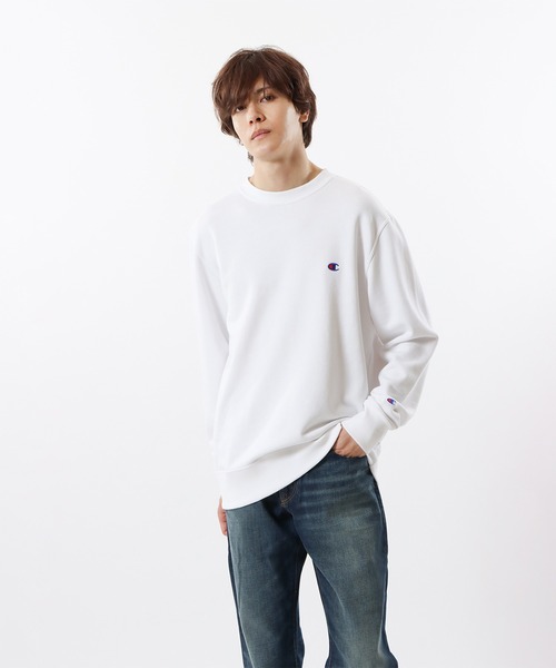 Champion(チャンピオン)の「【Champion/チャンピオン】メンズ ベーシック クルーネックスウェットシャツ(スウェット・メンズ・ブラック/ブルー系その他/ブラウン/グレー/ホワイト/アーミー/ネイビー/オートミール/ラベンダー/ブルー系その他2/カーキ・MEDIUM/LARGE/X-LARGE)」の2枚目の写真