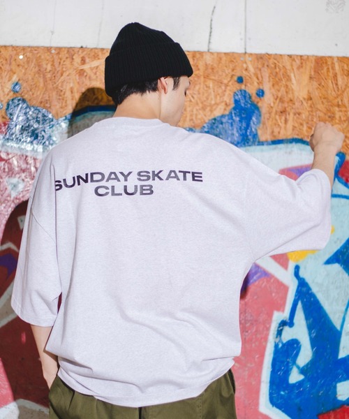 WEGO(ウィゴー)の「WEGO/CREW BIG半袖Tシャツ(Tシャツ/カットソー・メンズ・イエロー/カーキ/ホワイト/グレー系その他/ブラック・MEDIUM/LARGE)」の1枚目の写真