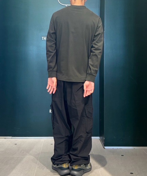 LACOSTE(ラコステ)の「立体裁断 ナイロンワイドカーゴパンツ / テーパードワイドパンツ(カーゴパンツ・メンズ・ストーン/ブラック・2/3/5/4)」の13枚目の写真