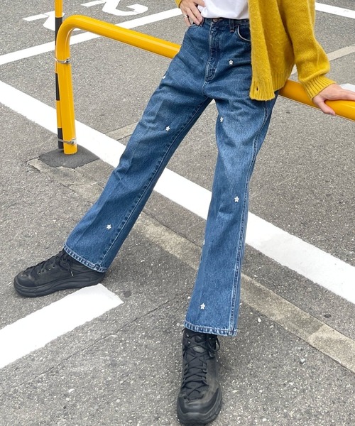 【WEB限定】Wranglerフラワー刺繍パンツの1枚目の写真