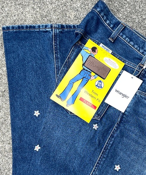 【WEB限定】Wranglerフラワー刺繍パンツの2枚目の写真