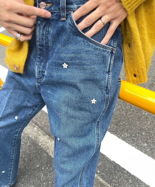 【WEB限定】Wranglerフラワー刺繍パンツの5枚目の写真