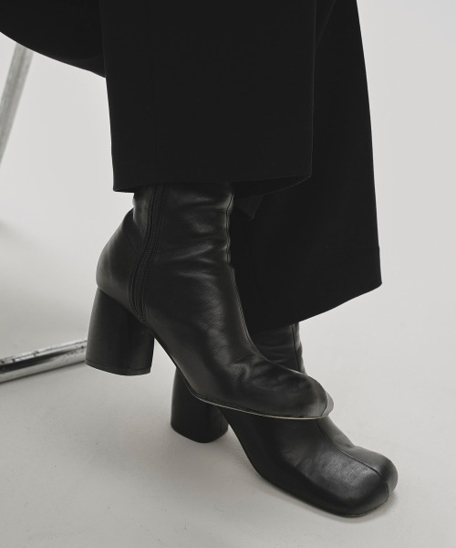 TODAYFUL(トゥデイフル)の「Square Short Boots(ブーツ・レディース・ゴールド/ブラック/ダークブラウン・36inch/38inch/37inch)」の3枚目の写真