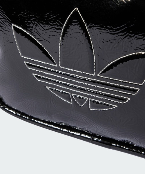 adidas(アディダス)の「アディカラー プレミアム エアライナーバッグ / アディダスオリジナルス adidas Originals(ショルダーバッグ・レディース・ブラック・FREE)」の5枚目の写真