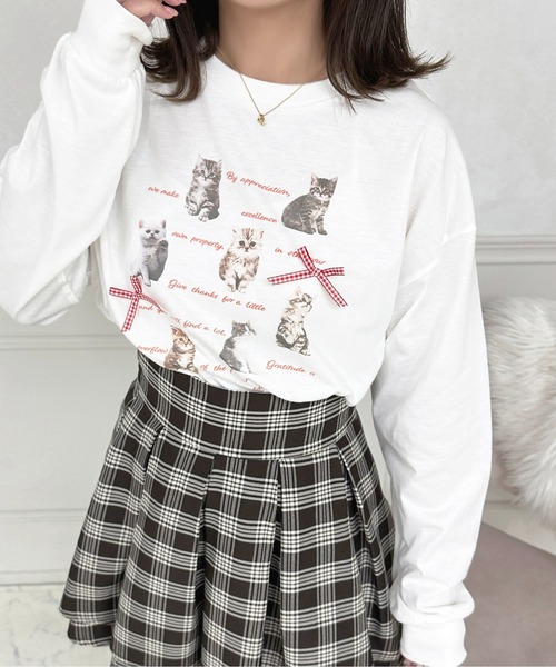 apres jour(アプレジュール)の「猫アソートリボンロンT【ZOZOTOWN限定アイテム】(Tシャツ/カットソー・レディース・レッド/ピンク/ブラック/ブルー・X-LARGE/フリー)」の1枚目の写真