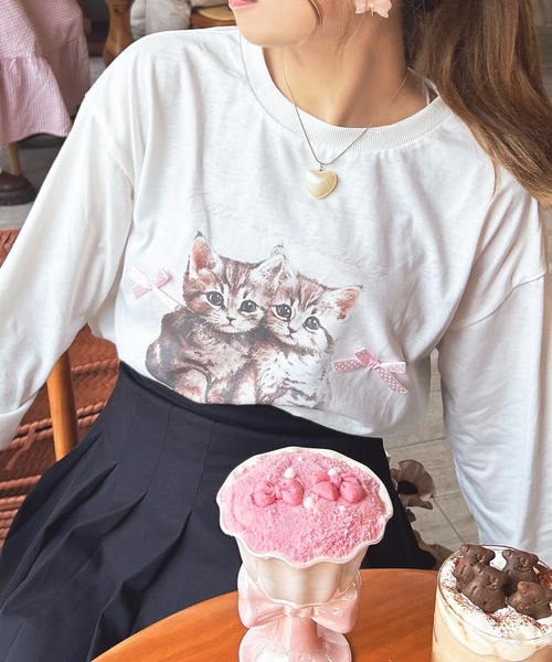 apres jour(アプレジュール)の「猫アソートリボンロンT【ZOZOTOWN限定アイテム】(Tシャツ/カットソー・レディース・レッド/ピンク/ブラック/ブルー・X-LARGE/フリー)」の4枚目の写真