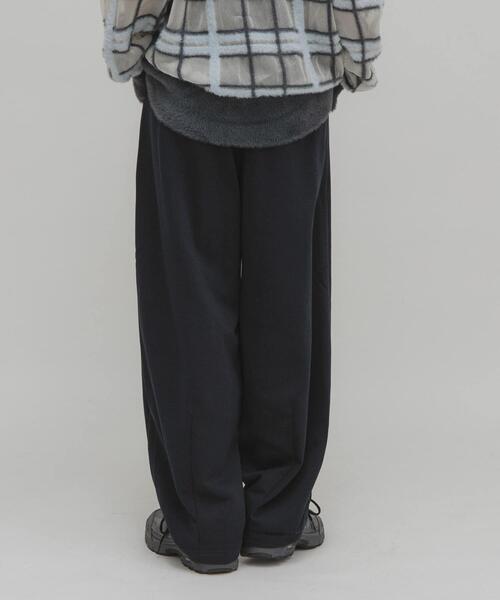 KBF(ケイビーエフ)の「カーブスウェットパンツ(その他パンツ・レディース・ネイビー/グレー/ブラック/ブラウン・ONE)」の5枚目の写真