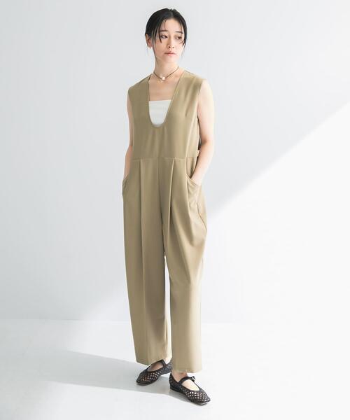 URBAN RESEARCH(アーバンリサーチ)の「Uネックタックオールインワン(サロペット/オーバーオール・レディース・チャコールグレー/ベージュ・FREE)」の1枚目の写真