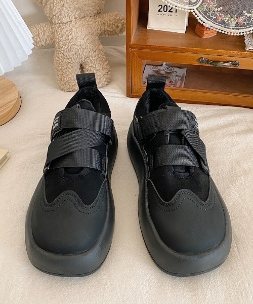Vipoa(ヴィポア)の「thick sole velcro sneakers(スニーカー・レディース・ブラック/グレー/ベージュ・MEDIUM/LARGE/SMALL)」の8枚目の写真