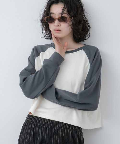 HEILIS(ヘイリス)の「【新色追加】クロップド丈ラグランスリーブロングTシャツ / グレー ネイビー グリーン ラグラン コンパクト クロップド 秋服 冬服 春服 ノームコア ショート丈 インナー 韓国 長袖 ロンT スウェット レイヤード(Tシャツ/カットソー・レディース・グリーン/ネイビー/グレー・FREE)」の2枚目の写真