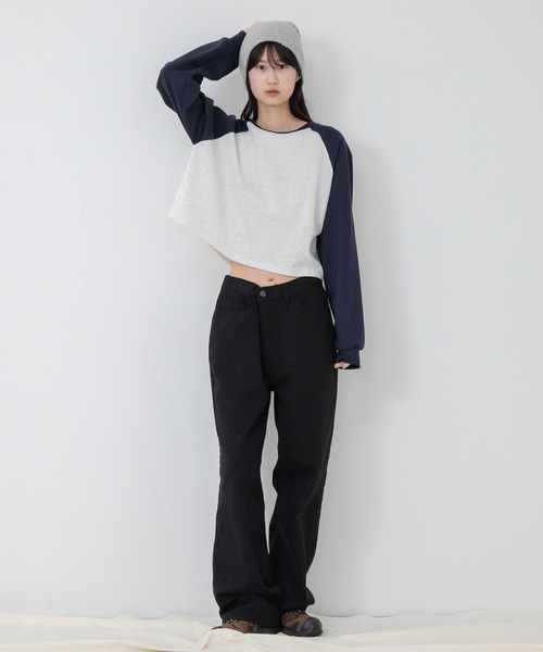 HEILIS(ヘイリス)の「【新色追加】クロップド丈ラグランスリーブロングTシャツ / グレー ネイビー グリーン ラグラン コンパクト クロップド 秋服 冬服 春服 ノームコア ショート丈 インナー 韓国 長袖 ロンT スウェット レイヤード(Tシャツ/カットソー・レディース・グリーン/ネイビー/グレー・FREE)」の6枚目の写真