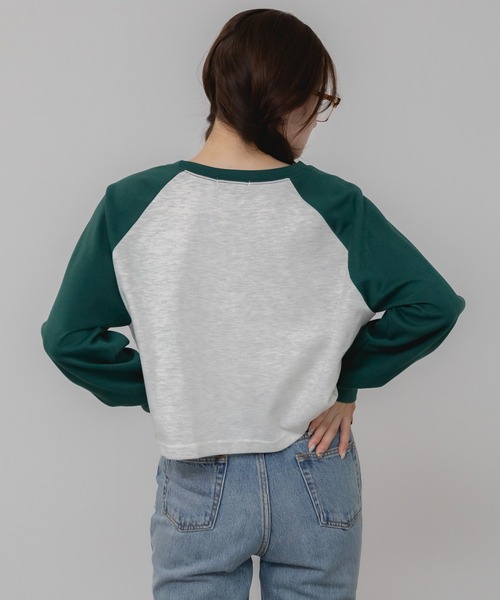 HEILIS(ヘイリス)の「【新色追加】クロップド丈ラグランスリーブロングTシャツ / グレー ネイビー グリーン ラグラン コンパクト クロップド 秋服 冬服 春服 ノームコア ショート丈 インナー 韓国 長袖 ロンT スウェット レイヤード(Tシャツ/カットソー・レディース・グリーン/ネイビー/グレー・FREE)」の10枚目の写真