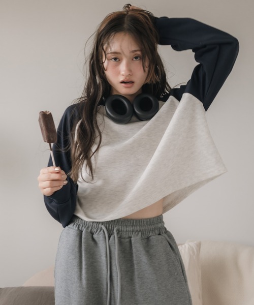 HEILIS(ヘイリス)の「【新色追加】クロップド丈ラグランスリーブロングTシャツ / グレー ネイビー グリーン ラグラン コンパクト クロップド 秋服 冬服 春服 ノームコア ショート丈 インナー 韓国 長袖 ロンT スウェット レイヤード(Tシャツ/カットソー・レディース・グリーン/ネイビー/グレー・FREE)」の21枚目の写真