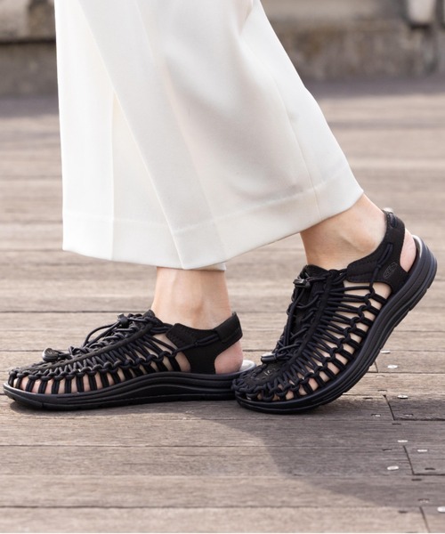 KEEN(キーン)の「UNEEK / ユニーク/ レディース スニーカーサンダル(サンダル・レディース・ブラック/ホワイト/ベージュ・24.5cm/23cm/24cm/25cm/23.5cm/22.5㎝/26cm/25.5cm/26.5cm/22.5cm/27cm)」の14枚目の写真