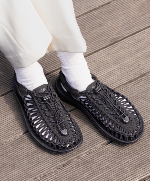 KEEN(キーン)の「UNEEK / ユニーク/ レディース スニーカーサンダル(サンダル・レディース・ブラック/ホワイト/ベージュ・24.5cm/23cm/24cm/25cm/23.5cm/22.5㎝/26cm/25.5cm/26.5cm/22.5cm/27cm)」の17枚目の写真