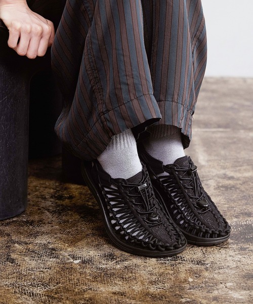 KEEN(キーン)の「UNEEK / ユニーク/ レディース スニーカーサンダル(サンダル・レディース・ブラック/ホワイト/ベージュ・24.5cm/23cm/24cm/25cm/23.5cm/22.5㎝/26cm/25.5cm/26.5cm/22.5cm/27cm)」の18枚目の写真