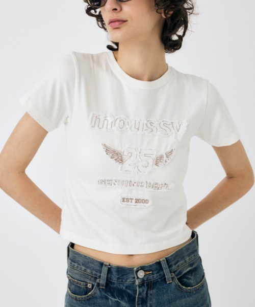 MOUSSY(マウジー)の「PATCH DENIM 25TH Tシャツ(Tシャツ/カットソー・レディース・グレー/ピンク/ブラック/ホワイト・FREE)」の2枚目の写真
