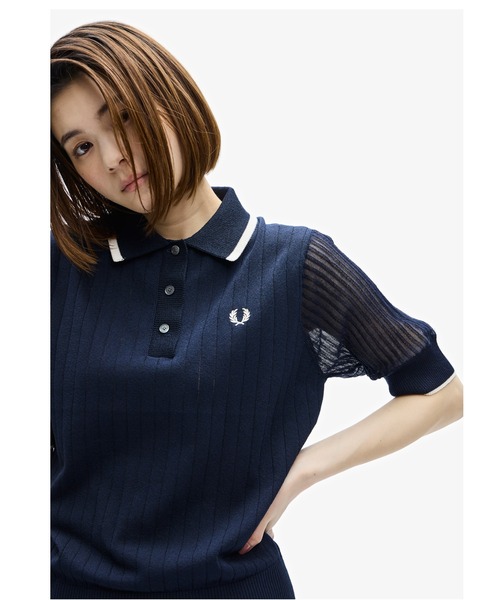 FRED PERRY(フレッドペリー)の「Rib Stitch Knitted Shirt(ポロシャツ・レディース・ネイビー/ベビーピンク・10)」の2枚目の写真
