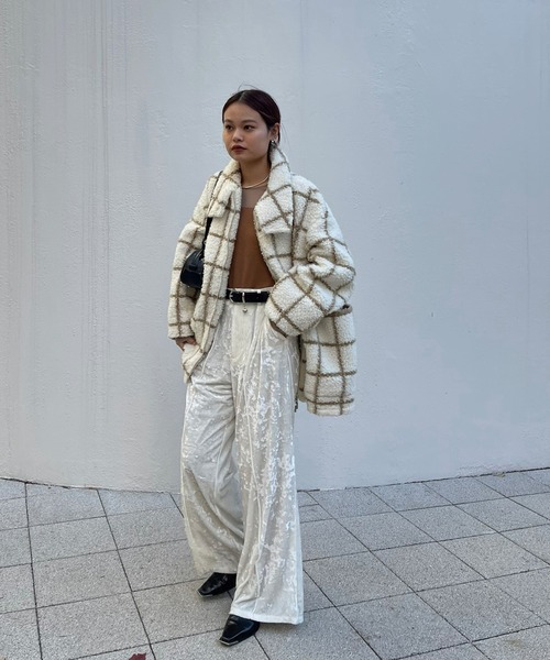 Ameri(アメリ)の「UND WINDOWPANE ZIPUP MIDI COAT(ブルゾン・レディース・アイボリー/ブラウン・SMALL/MEDIUM)」の16枚目の写真