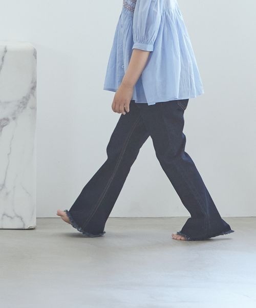 LOWRYS FARM(ローリーズファーム)の「デニムフレアパンツ 904952(デニムパンツ・キッズ・ワンウォッシュ/ケミカルウォッシュ・110cm/120cm/130cm/140cm/150cm)」の9枚目の写真