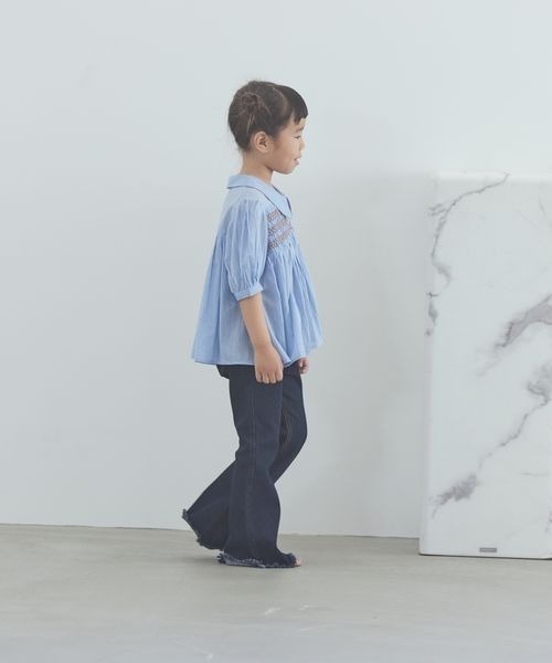 LOWRYS FARM(ローリーズファーム)の「デニムフレアパンツ 904952(デニムパンツ・キッズ・ワンウォッシュ/ケミカルウォッシュ・110cm/120cm/130cm/140cm/150cm)」の3枚目の写真