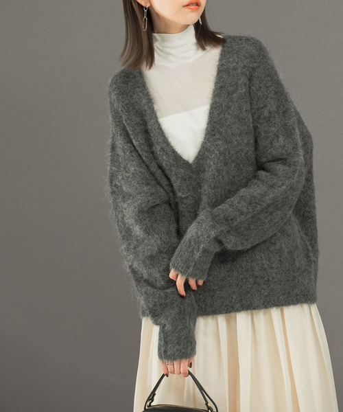 URBAN RESEARCH ROSSO WOMEN(アーバンリサーチ ロッソ)の「アルパカ混Vネックヘアリーニット(ニット/セーター・レディース・ネイビー/グレー/ピンク・FREE)」の1枚目の写真