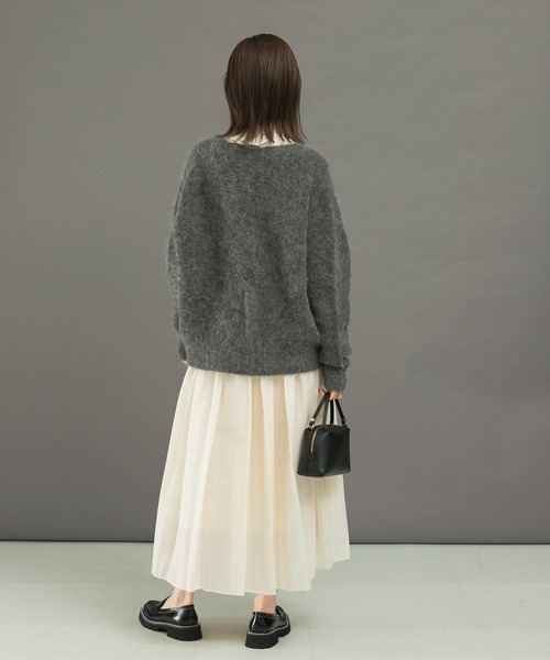 URBAN RESEARCH ROSSO WOMEN(アーバンリサーチ ロッソ)の「アルパカ混Vネックヘアリーニット(ニット/セーター・レディース・ネイビー/グレー/ピンク・FREE)」の8枚目の写真