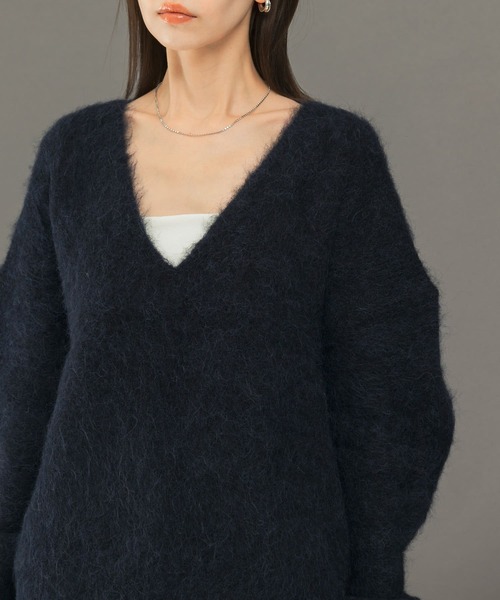 URBAN RESEARCH ROSSO WOMEN(アーバンリサーチ ロッソ)の「アルパカ混Vネックヘアリーニット(ニット/セーター・レディース・ネイビー/グレー/ピンク・FREE)」の21枚目の写真