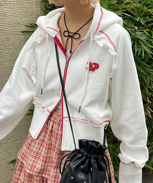 CIAOPANIC(チャオパニック)の「CPロゴフリルショートジップパーカー(パーカー・レディース・ネイビー/ホワイト/グレー・ONE SIZE)」の5枚目の写真