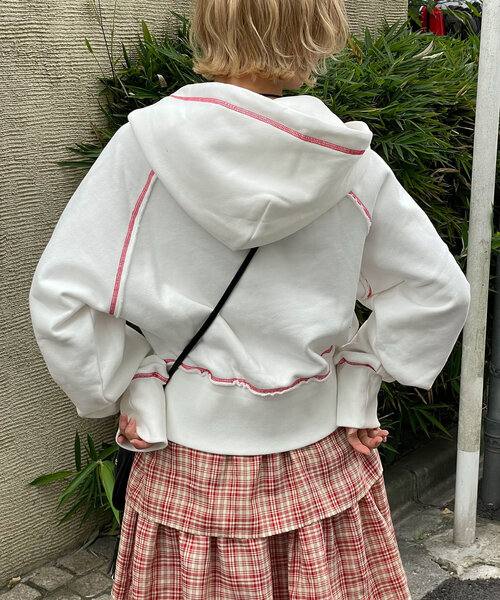 CIAOPANIC(チャオパニック)の「CPロゴフリルショートジップパーカー(パーカー・レディース・ネイビー/ホワイト/グレー・ONE SIZE)」の10枚目の写真