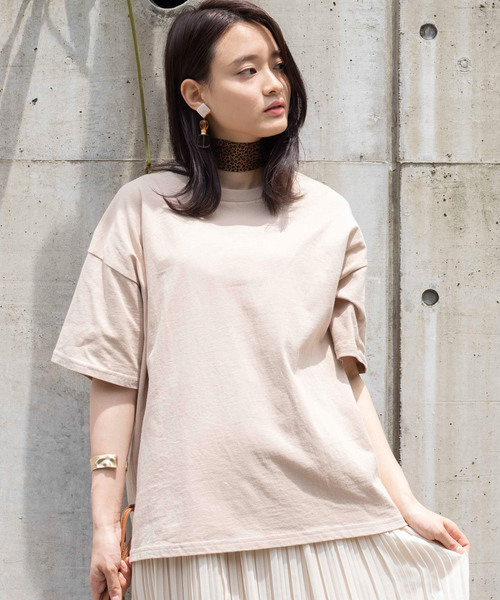 WEGO(ウィゴー)の「WEGO/USAコットンUネックTシャツ(Tシャツ/カットソー・レディース・ブラック/ベージュ/ピンク/ホワイト/パープル/ブルー/ライトベージュ/パープル系その他/グリーン/マスタード・MEDIUM/LARGE/SMALL)」の4枚目の写真