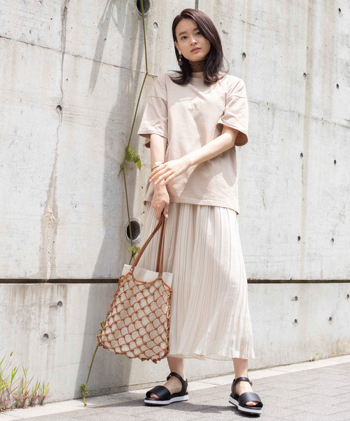 WEGO(ウィゴー)の「WEGO/USAコットンUネックTシャツ(Tシャツ/カットソー・レディース・ブラック/ベージュ/ピンク/ホワイト/パープル/ブルー/ライトベージュ/パープル系その他/グリーン/マスタード・MEDIUM/LARGE/SMALL)」の18枚目の写真