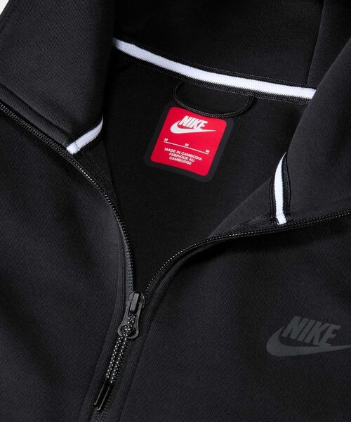 NIKE(ナイキ)の「《セットアップ対応商品》ナイキ テック メンズ フルジップ ウィンドランナー パーカー / Nike Tech Men's Full-Zip Windrunner Hoodie HV0950-010 Black(パーカー・メンズ・ブラック・S/2XL/L/M/XL)」の17枚目の写真
