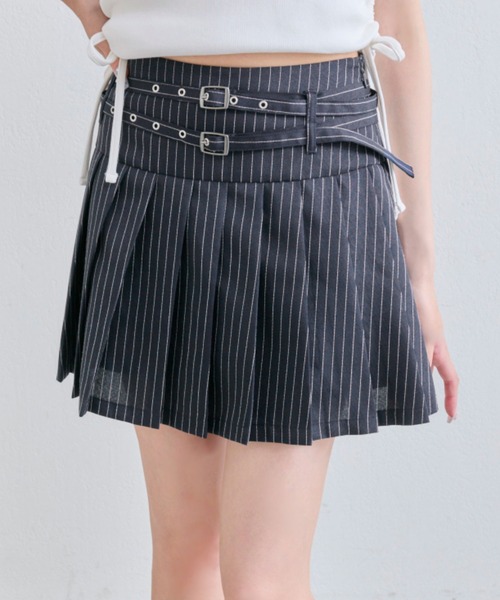 OLIVE des OLIVE(オリーブデオリーブ)の「ダブルベルトプリーツスカート(スカート・レディース・チャコールグレー/ブラック/ネイビー/キャメル・FREE)」の3枚目の写真