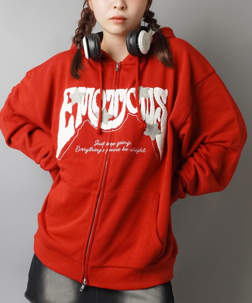 SPINNS(スピンズ)の「立体ロゴが主役★ストリートWジップフーディ/サガラ刺繍スター(パーカー・レディース・ブラック/杢グレー/オートミール/レッド・ONESIZE)」の4枚目の写真