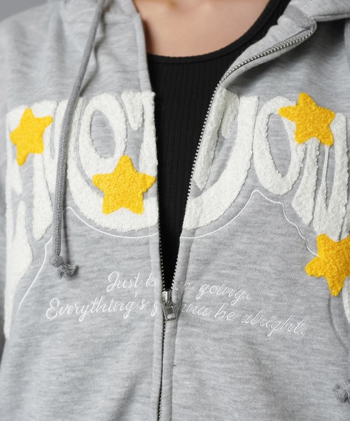SPINNS(スピンズ)の「立体ロゴが主役★ストリートWジップフーディ/サガラ刺繍スター(パーカー・レディース・ブラック/杢グレー/オートミール/レッド・ONESIZE)」の17枚目の写真