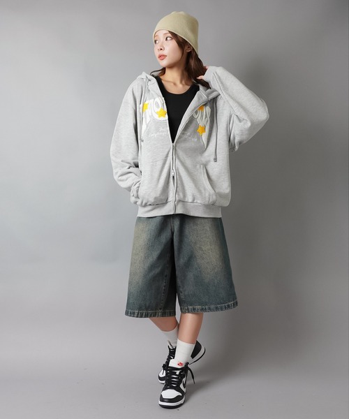 SPINNS(スピンズ)の「立体ロゴが主役★ストリートWジップフーディ/サガラ刺繍スター(パーカー・レディース・ブラック/杢グレー/オートミール/レッド・ONESIZE)」の16枚目の写真