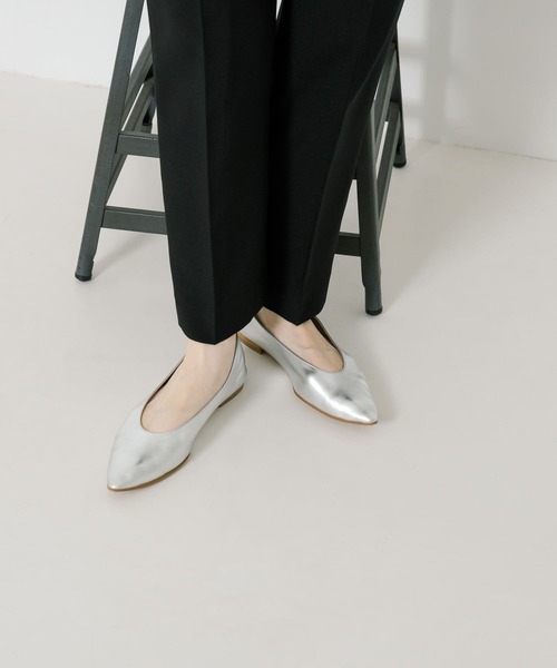 URBAN RESEARCH(アーバンリサーチ)の「レザーポインテッドフラットシューズ(その他シューズ・レディース・ブラック/シルバー/ピンク・36/37/38)」の14枚目の写真