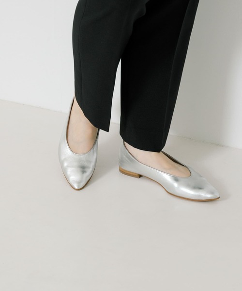 URBAN RESEARCH(アーバンリサーチ)の「レザーポインテッドフラットシューズ(その他シューズ・レディース・ブラック/シルバー/ピンク・36/37/38)」の15枚目の写真