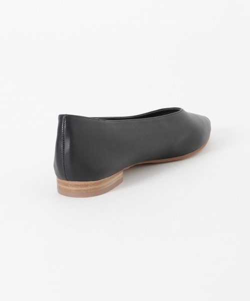URBAN RESEARCH(アーバンリサーチ)の「レザーポインテッドフラットシューズ(その他シューズ・レディース・ブラック/シルバー/ピンク・36/37/38)」の7枚目の写真