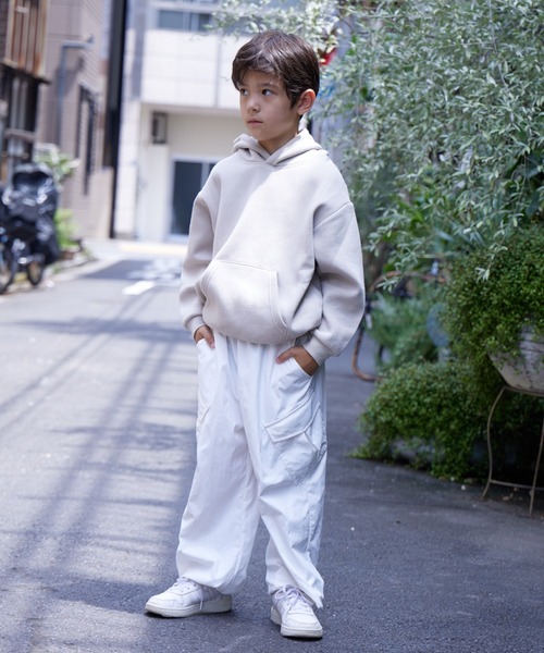 PAIRMANON STREET(ペアマノンストリート)の「【PAIRMANON STREET】パラシュートパンツ ナイロン カーゴパンツ ウエストゴム(カーゴパンツ・キッズ・ブラック/ピンク/オフホワイト/オリーブ/ベージュ/パープル/カーキ/グレイッシュベージュ・100/120/150/130/110/140/90/160)」の16枚目の写真